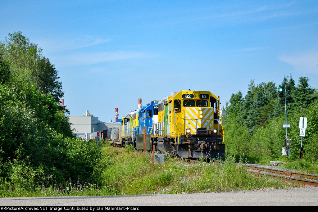 RS 62 leads the Laterriere turn out of the plant